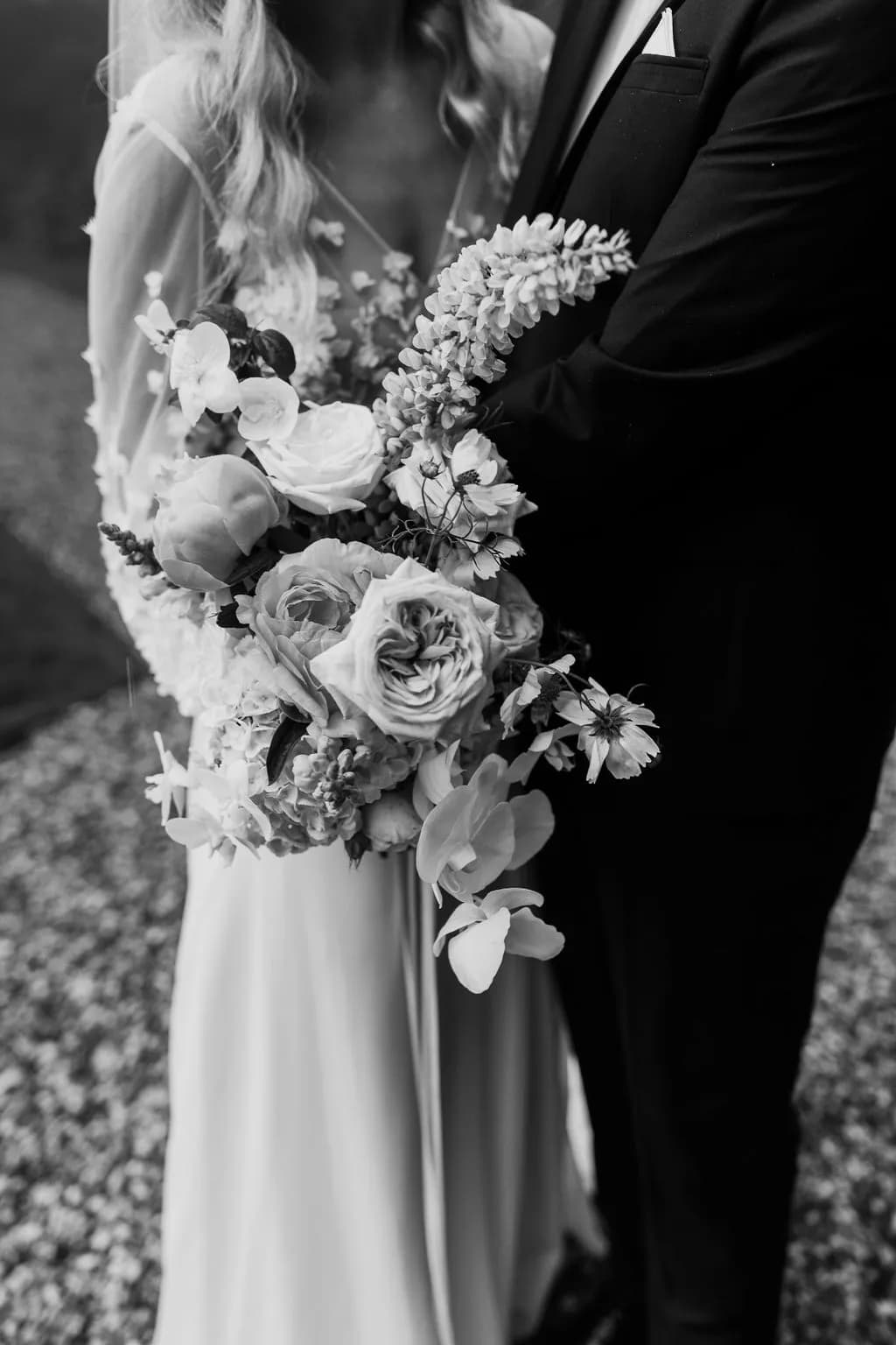 Bride holdign bouquet
